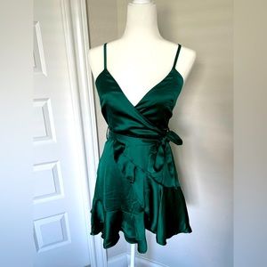 NWT! SELFIE LESLIE JADE HOMECOMING DRESS SIZE SMALL